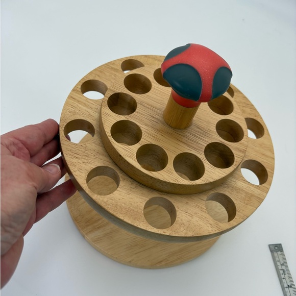 Kraft Edgers Rotating Wooden Scissor Holder/Rack - Picture 7 of 7